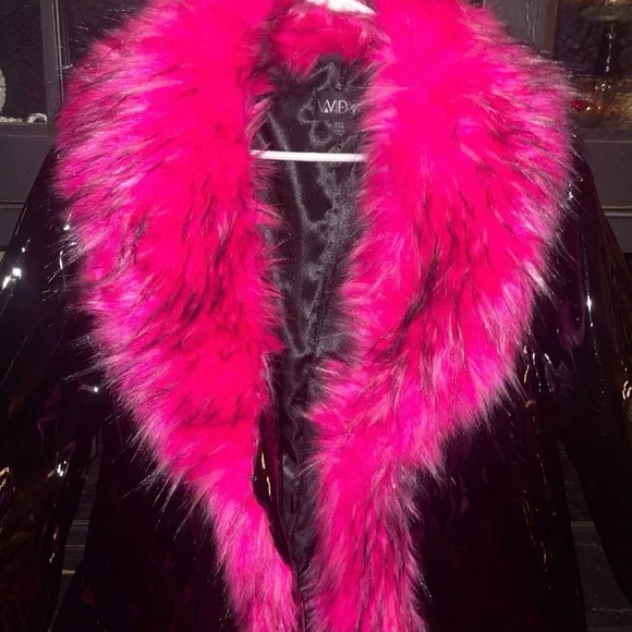Widow Vinyl Faux Fur Coat ( XXL) - Picture 2 of 10